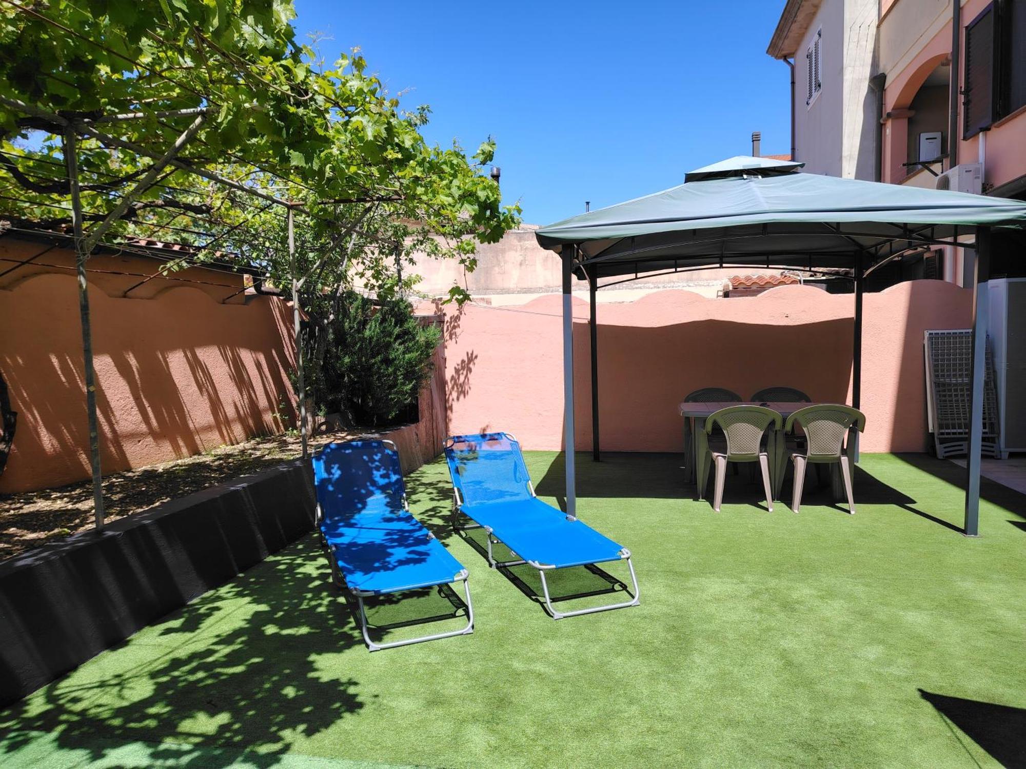 Suite Guesthouse A Pochi Passi Dal Mare Сассари Экстерьер фото
